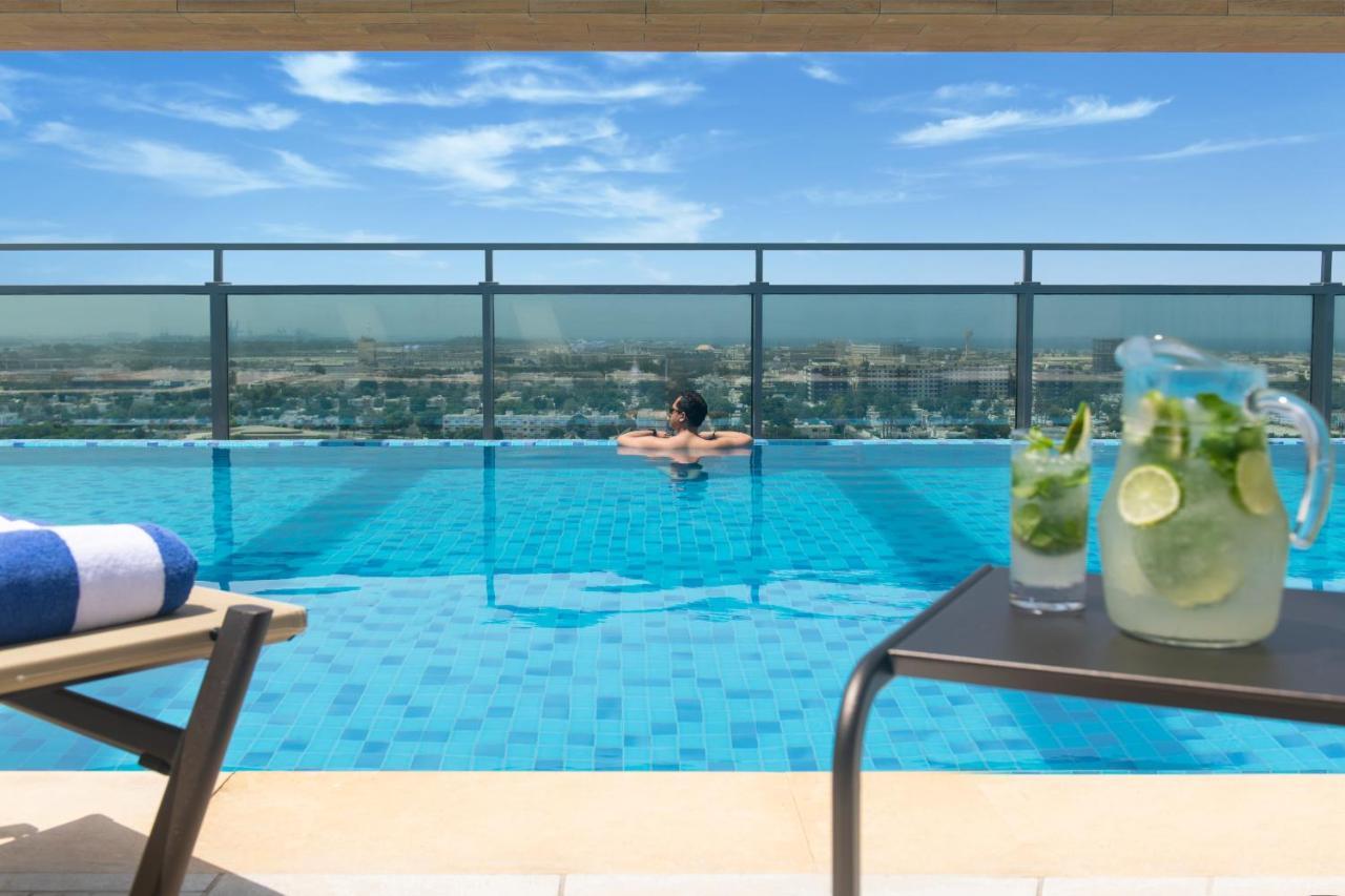 Swissotel Living Cidde Dış mekan fotoğraf The swimming pool at the hotel
