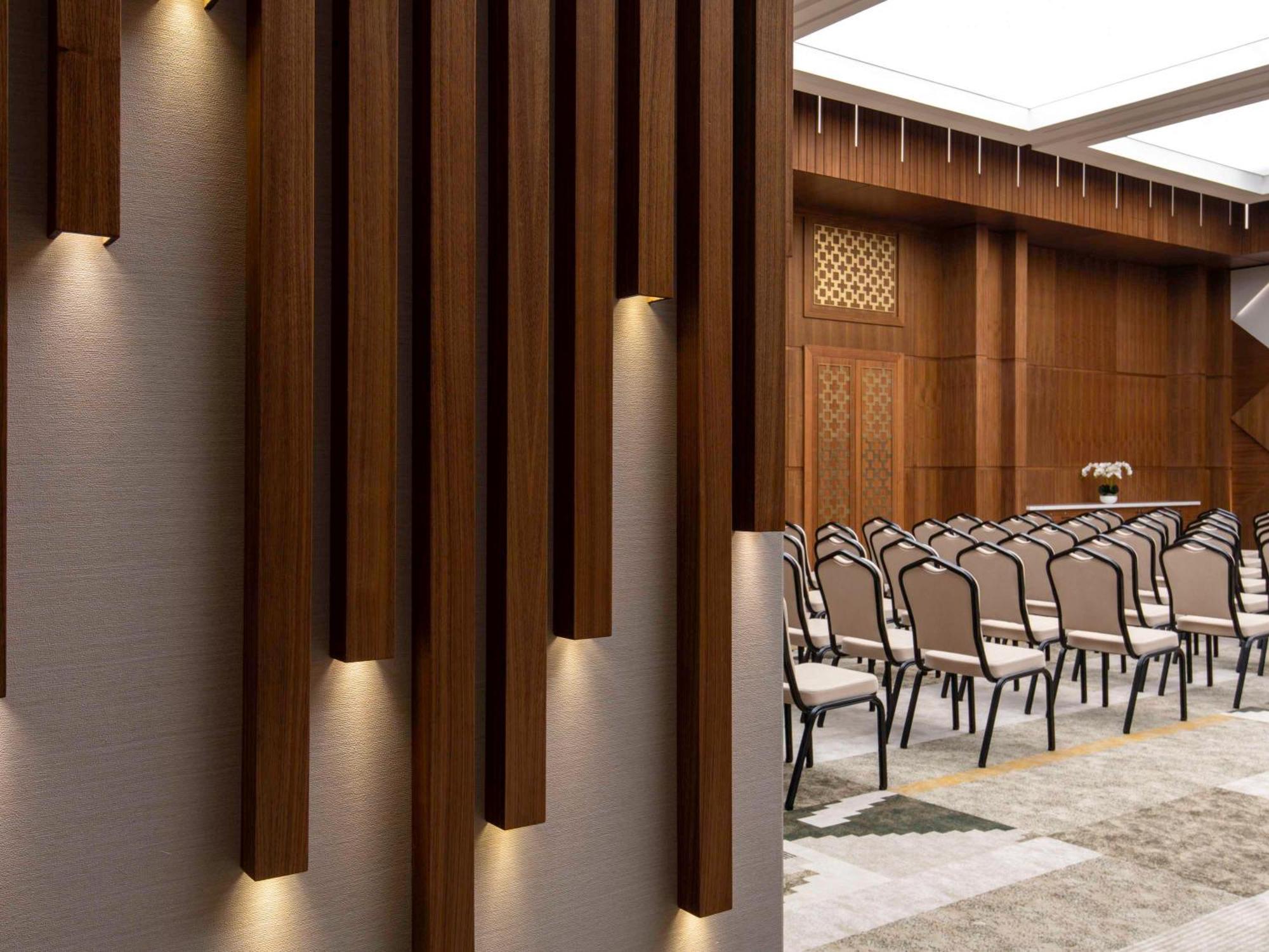Swissotel Living Cidde Dış mekan fotoğraf The interior of the main conference hall